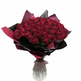 40cm raudonų rožių puokštė